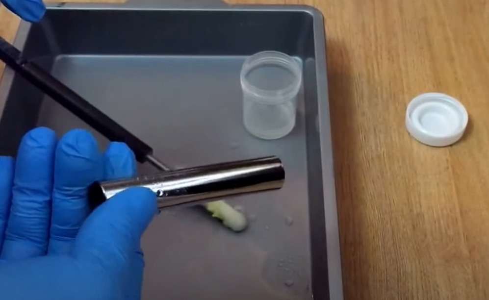 3 Ways to Remove Brass Plating from Metals - Sensorex Liquid