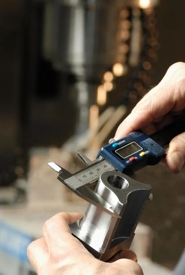 tuofa CNC machining shop2